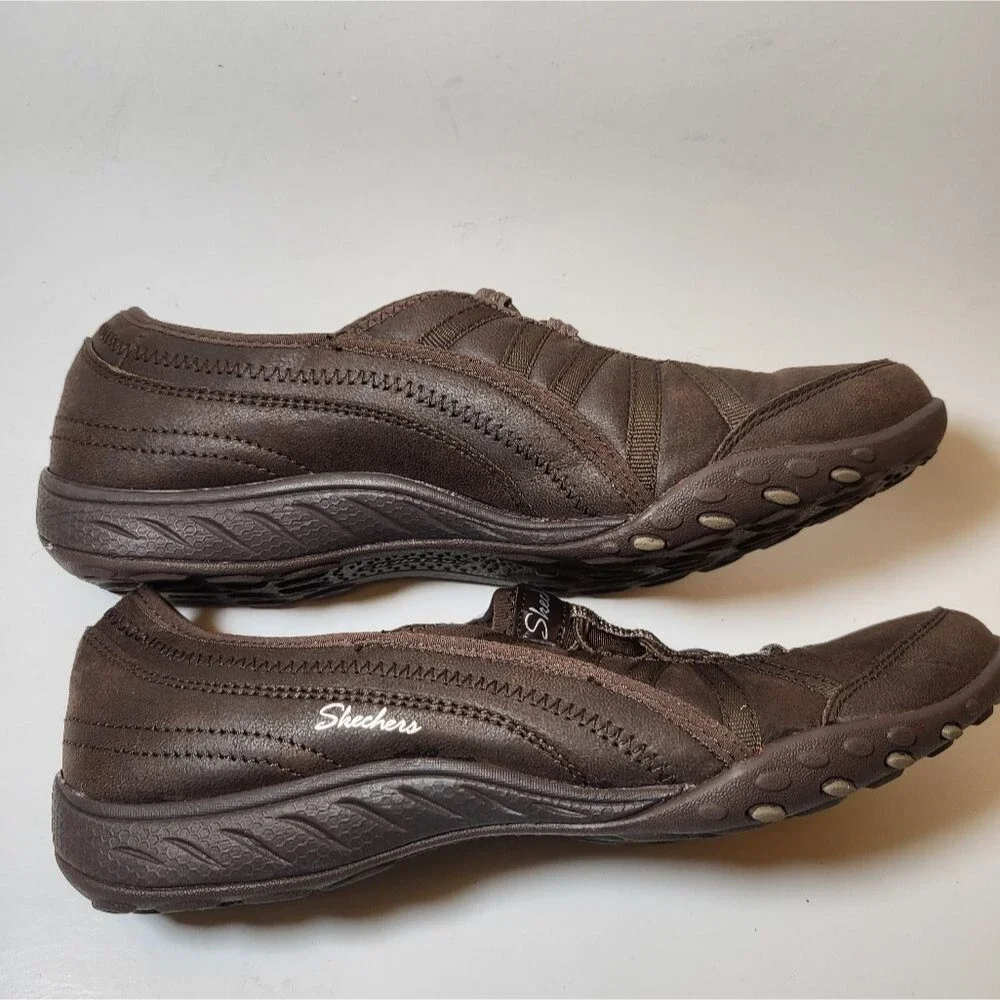 Skechers slip on shoes